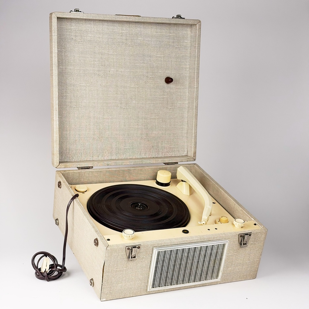 [ELE_004] RECORD PLAYER 004